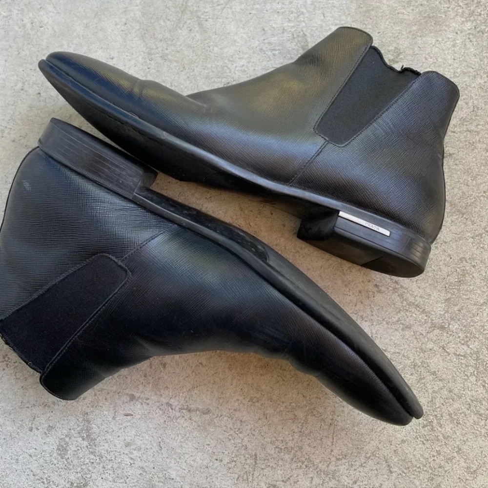 PRADA Saffiano Chelsea Boot UK 9/ US 10 Black Leather Pull On 2TC015 $995 Msrp - Picture 1 of 6